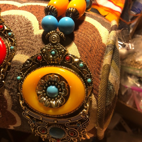 Meet your Posher, Charlene - Picture 2 of 4